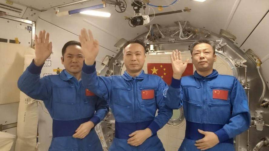 特级航天员费俊龙，航天员的“老班长”，比杨利伟将军的兵龄都长