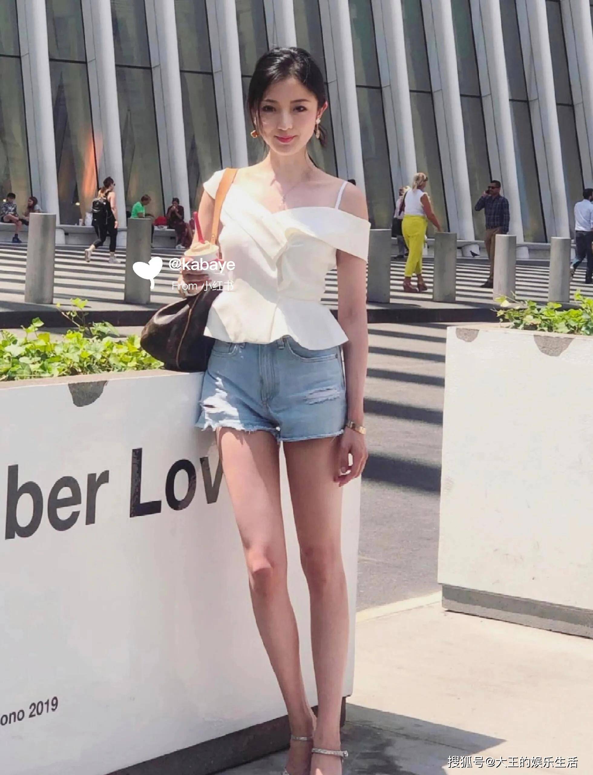 何猷亨前女友陈可欣二婚,她和前夫同一天再婚,她戴头纱很漂亮!