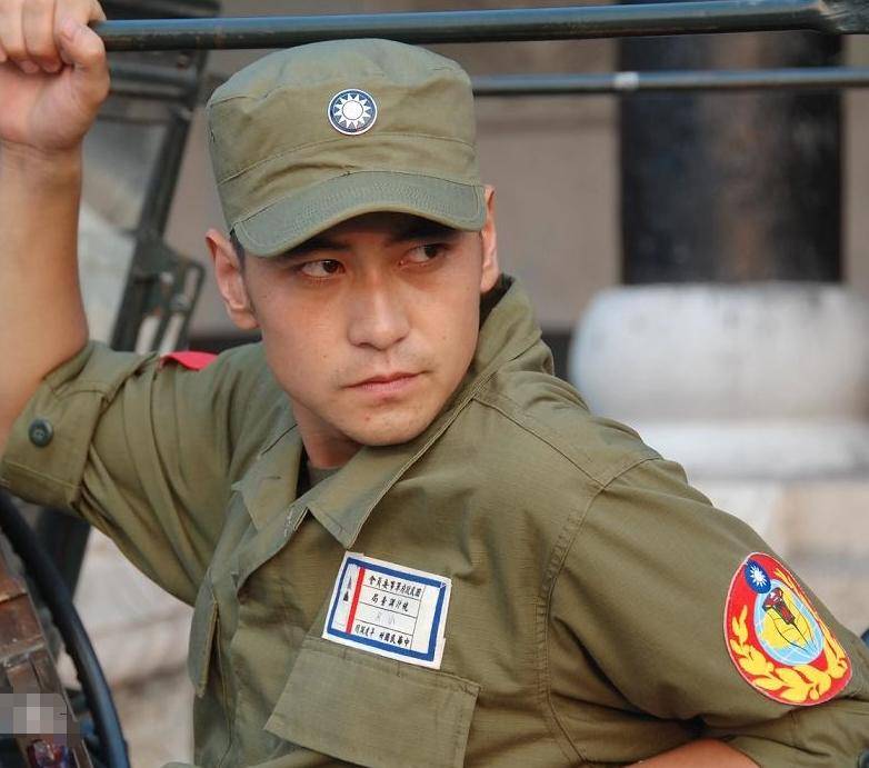 "军旅一哥"李飞近况:与母亲卖鱼维生,真的是没戏可接了吗?