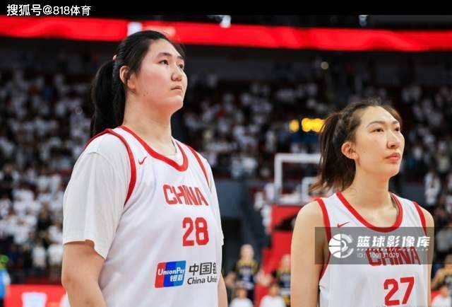 小鸟依人!2米11韩旭:作为4号位和2米26张子宇搭配 跟她打球很开心