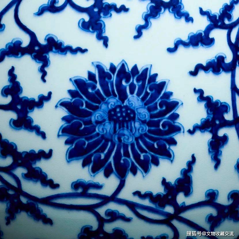 清乾隆青花缠枝花卉纹双龙耳鹿头尊| 上海仲轩2025消夏珍品！_搜狐网