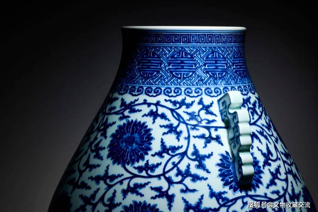 清乾隆青花缠枝花卉纹双龙耳鹿头尊| 上海仲轩2025消夏珍品！_瓷器_Lot_市场