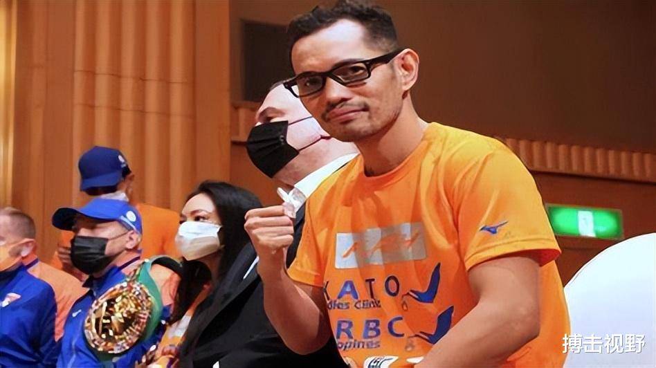 多奈尔血战获胜！42岁传奇拳王再夺WBA过渡拳王头衔