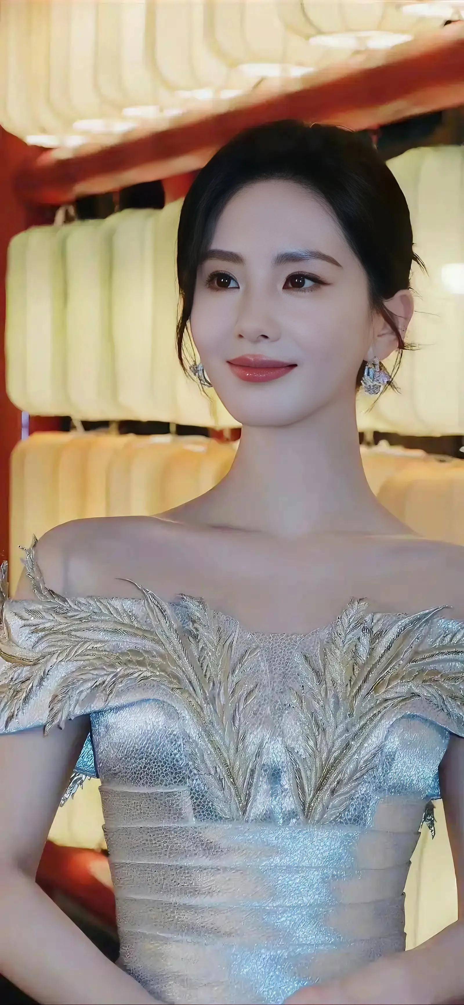 2025娱乐圈颜值巅峰对决,最美10大女星,谁是你的心中女神?