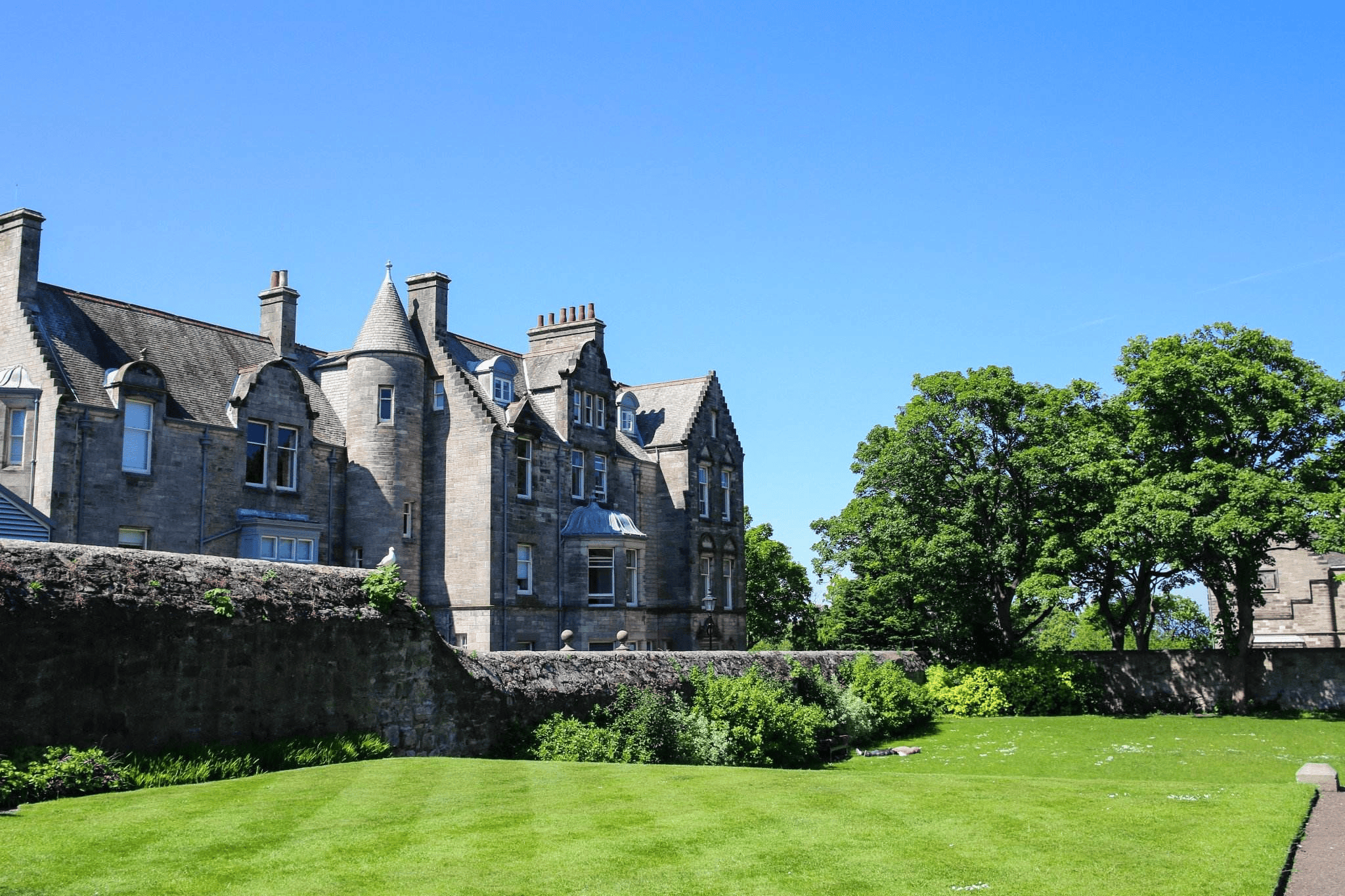 留学中介机构收费一览表留学在线