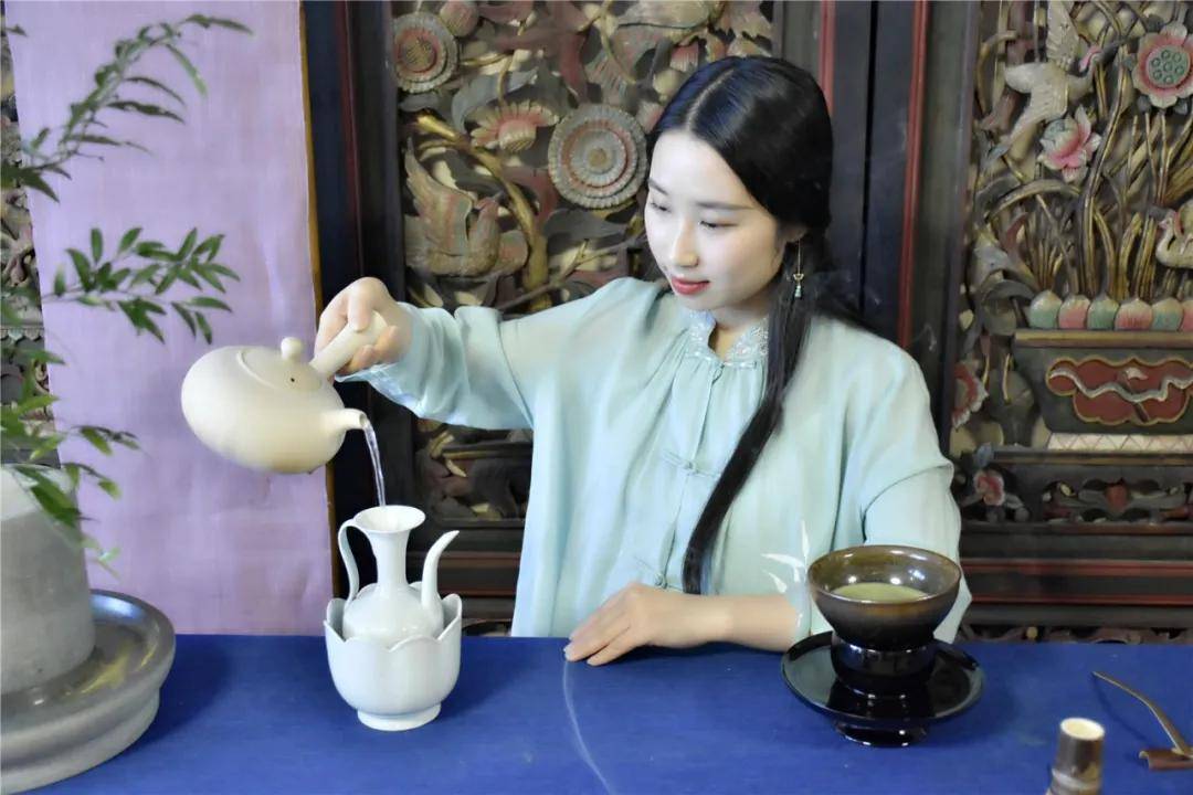 诗瑜老师的茶道日记：茶在天地间，从熟悉到