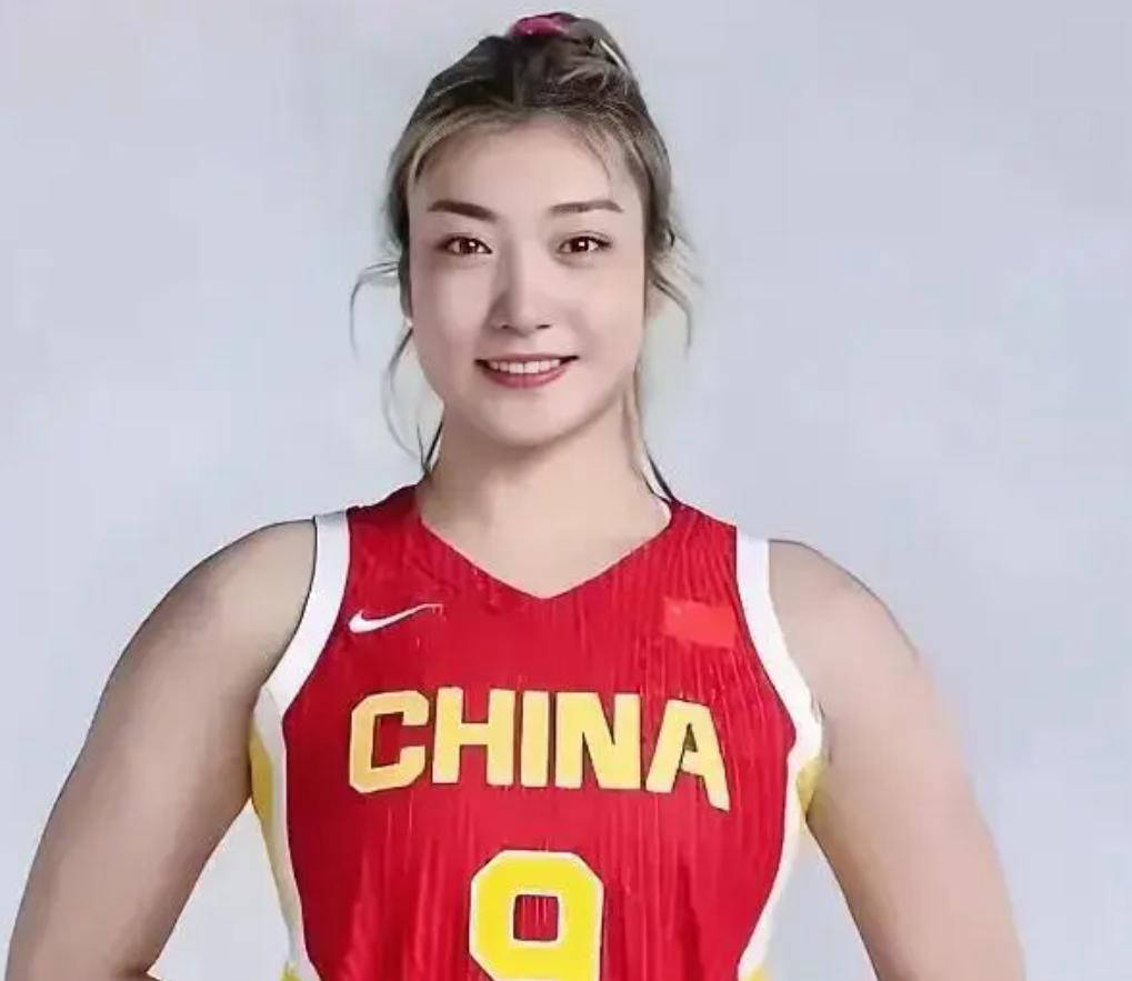 中国女篮教练宫鲁鸣揭秘李梦未入选国家队三大原因
