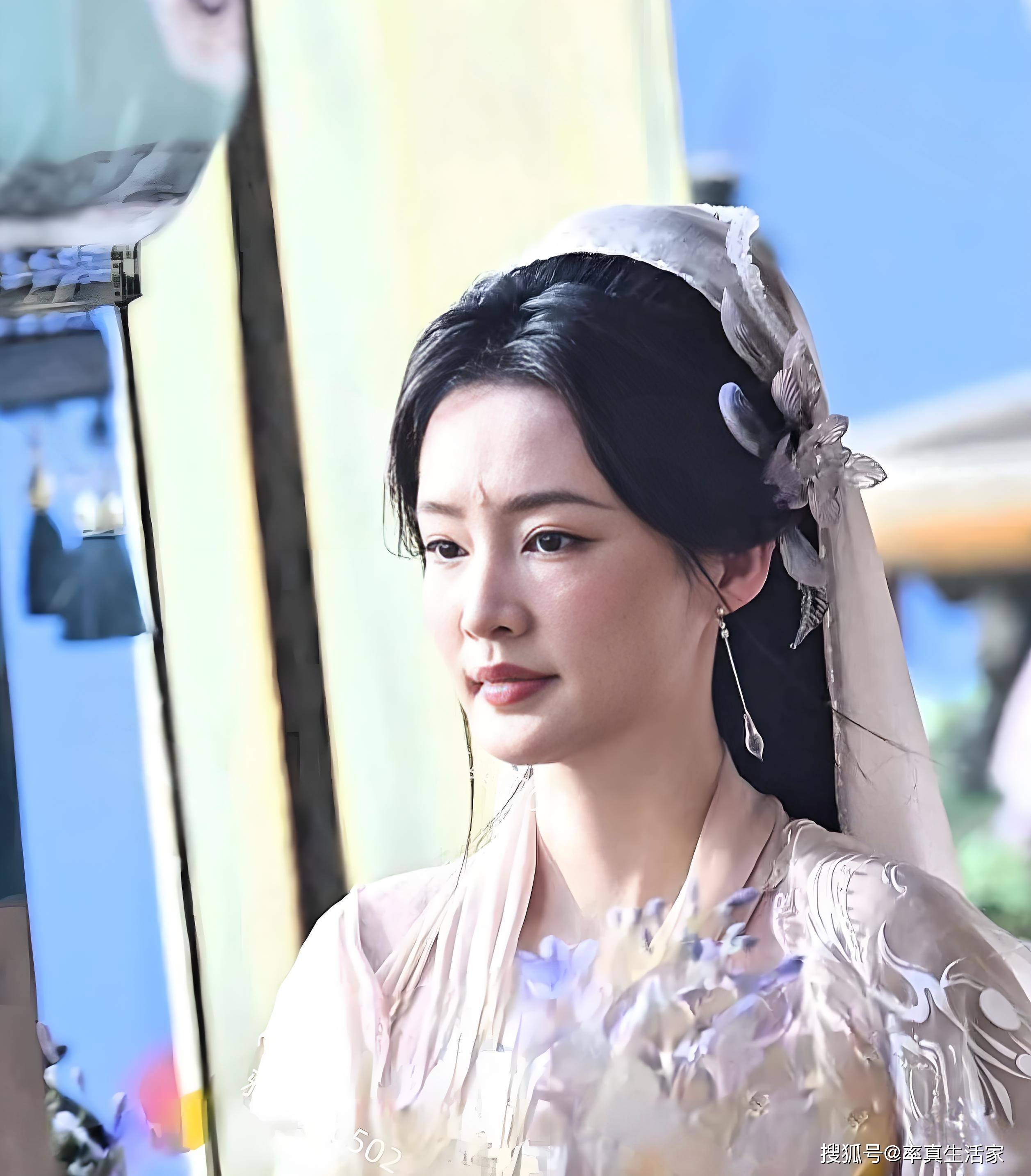 李沁新剧路透,怼脸生图细节满满,穿白纱美成仙,新角色太期待啦