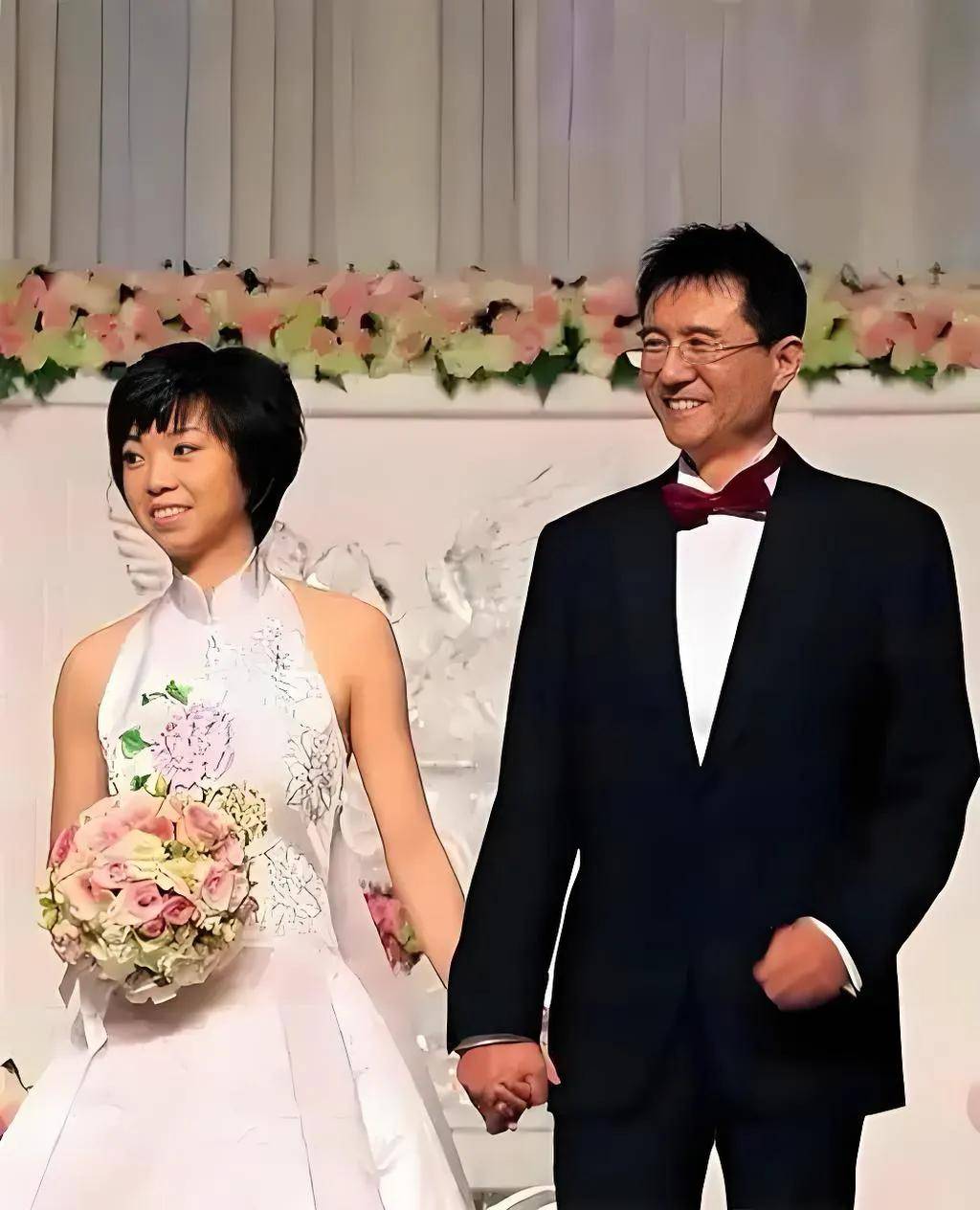 44岁张怡宁婚礼曝光,家人齐亮相,徐威64岁依旧英俊潇洒!