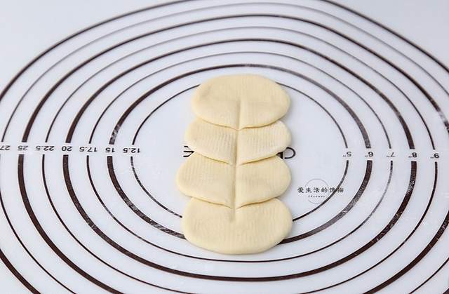 口香面包美味奶软拉丝怎么做__奶香味的面包