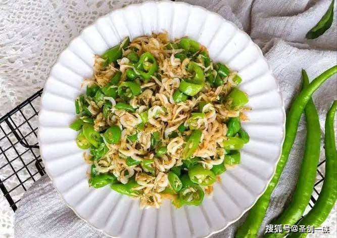 夏日疲惫没精神？8道补钾菜清爽上桌，营养丰富解乏腻，重焕生机_夏日疲惫没精神？8道补钾菜清爽上桌，营养丰富解乏腻，重焕生机_