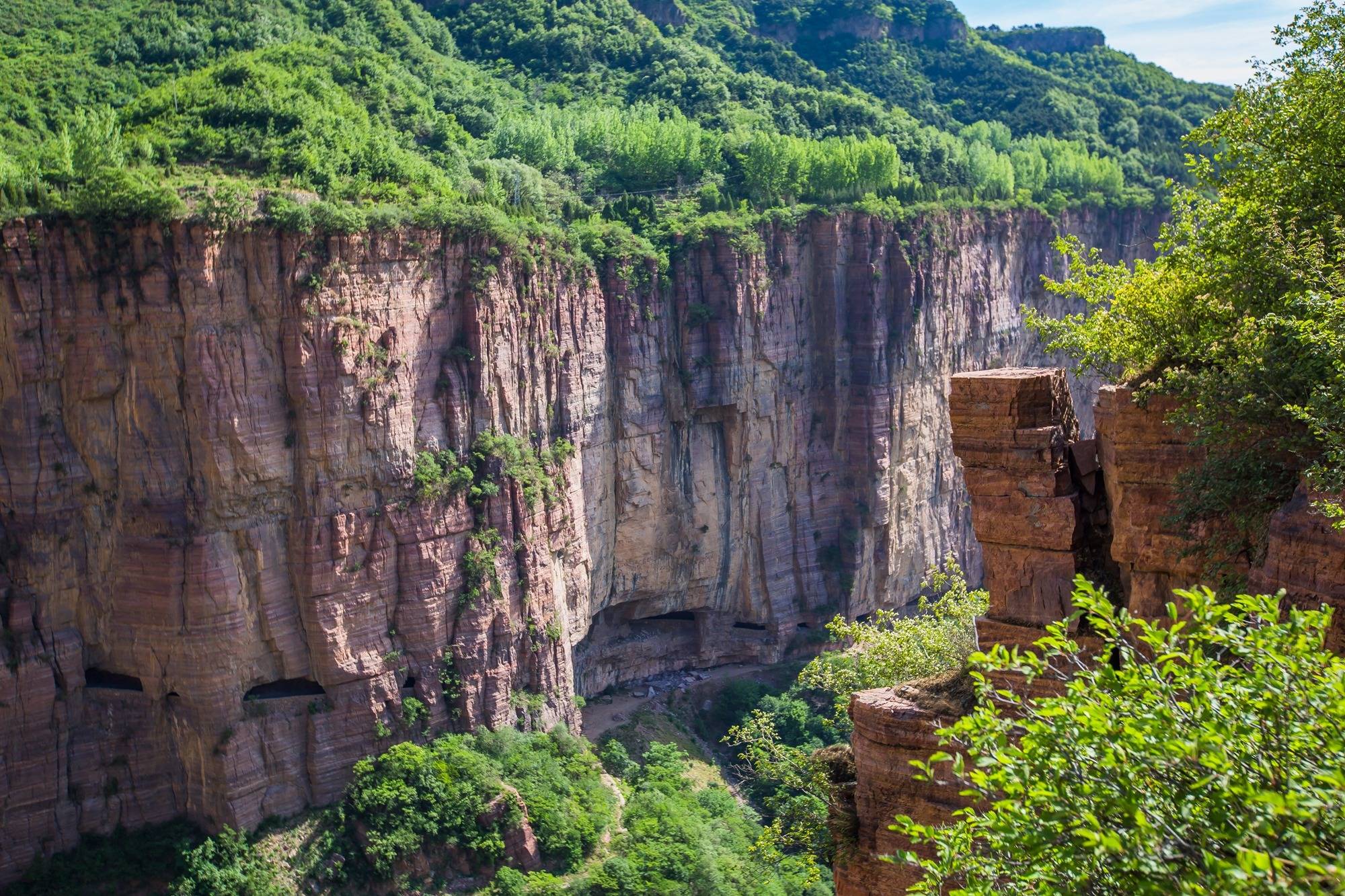 河南新乡万仙山，感受太行绝壁之险，这里有一条充满传奇的公路_搜狐网
