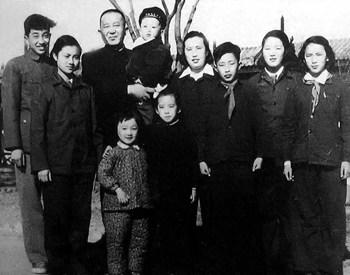 罗瑞卿给三个儿子改名字，分别寓意火箭、宇宙飞船、原子弹