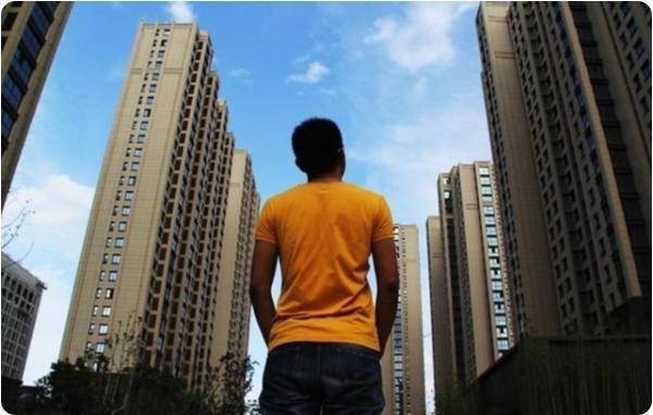 房价下跌的消息到处都是，结果售楼处却没有降价？原因在于这4点