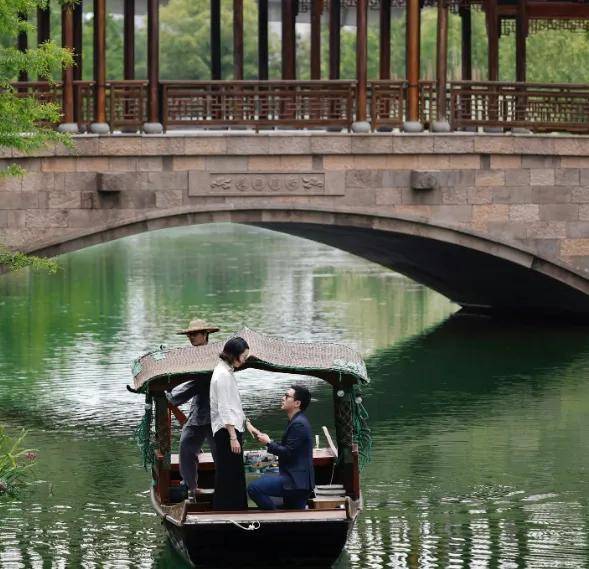 白富美为什么好低调_霍启中讽刺郭晶晶_