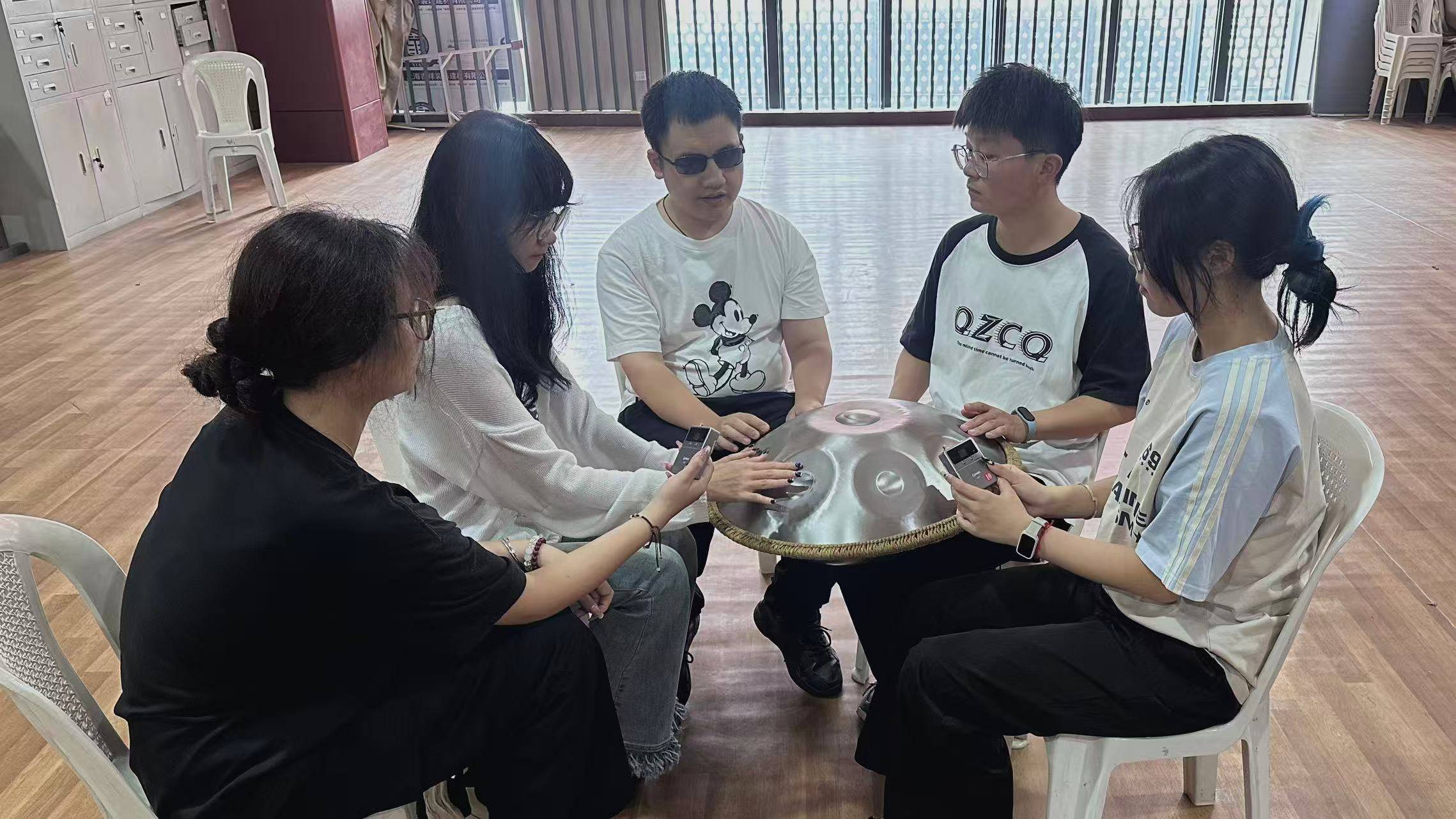 AI赋能的音乐疗愈新方案！福建江夏学院学生团队打造“声澜科技”，