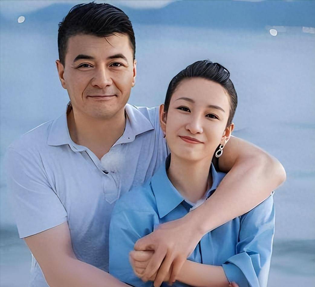 王新军和秦海璐的爱情,从欢喜冤家到如今恩爱夫妻