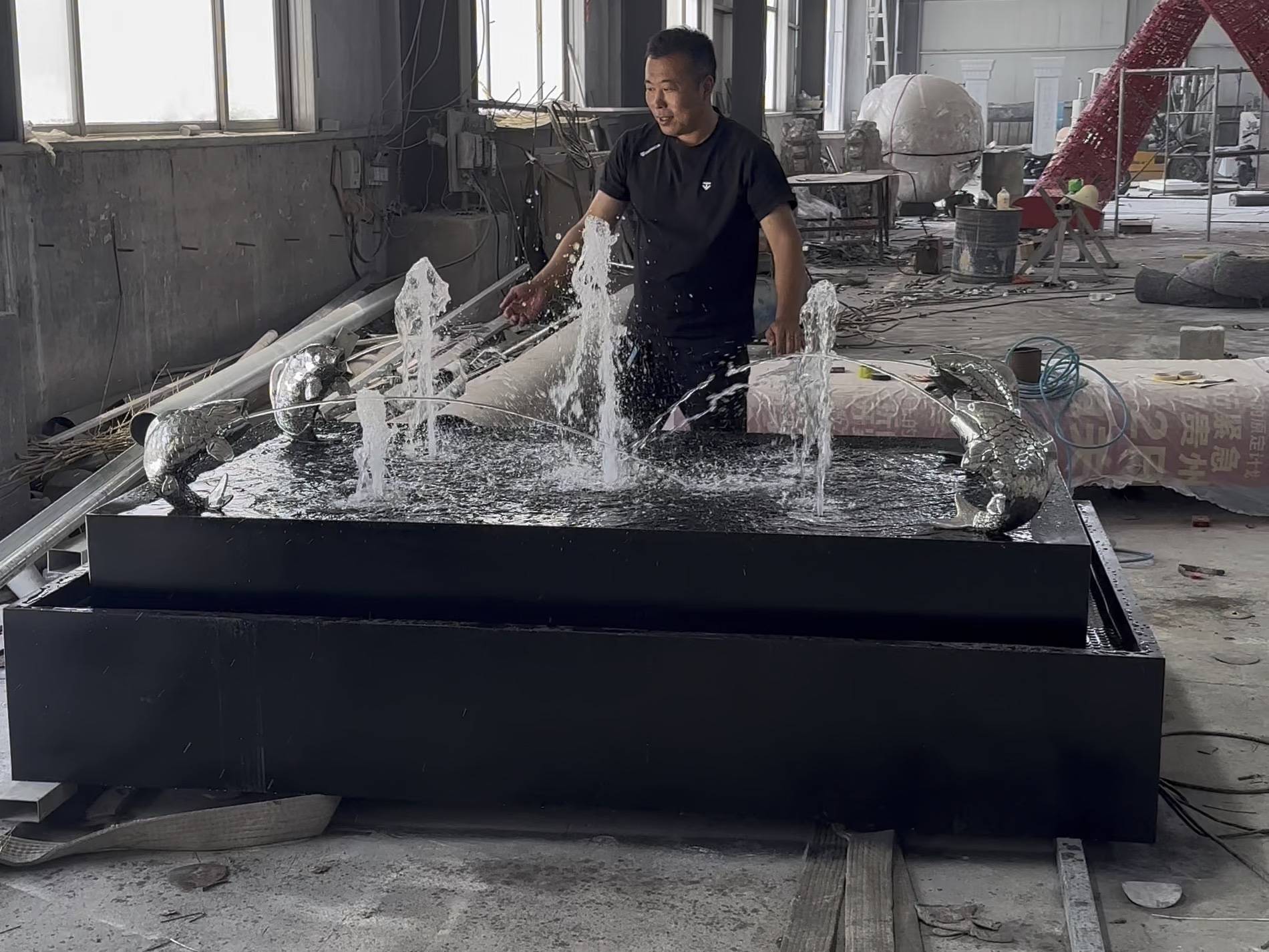 不锈钢流水雕塑