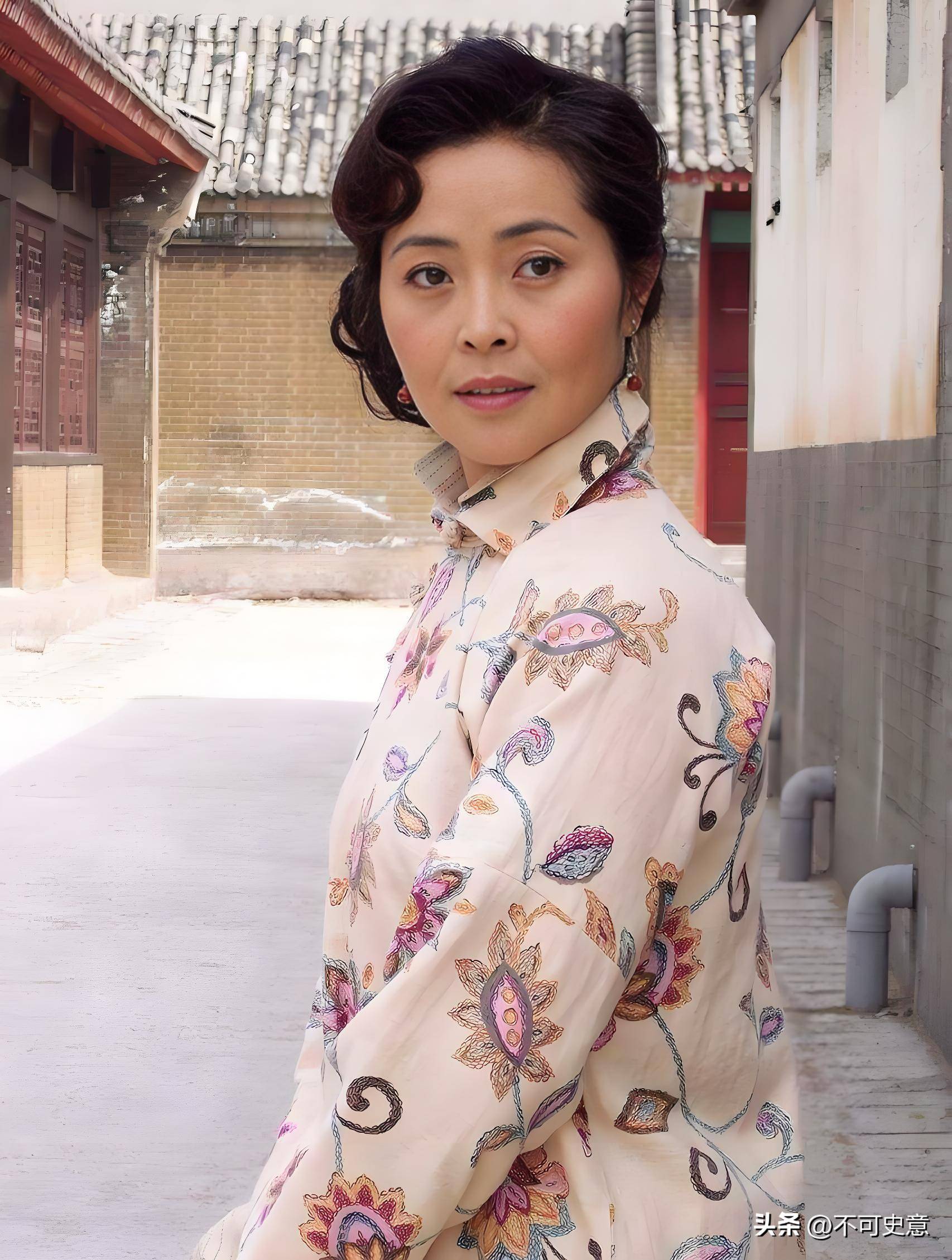 她长相漂亮出演了100多部影视作品但知道她名字的人却不多