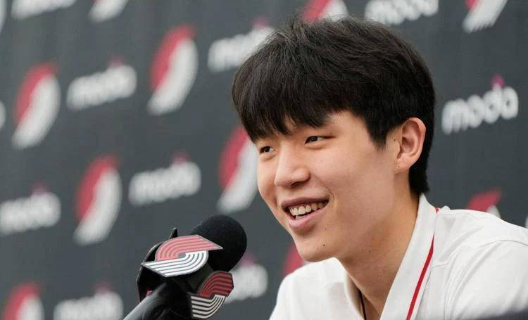 杨瀚森即将迎来夏联首秀，美媒称他像普通人一样
