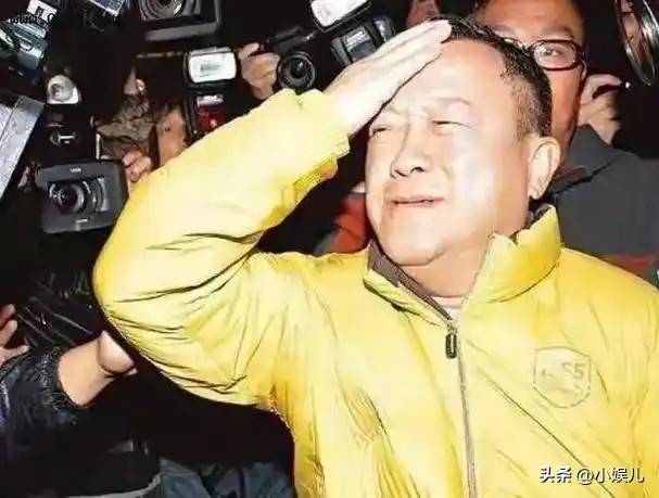 英皇噩耗频传！老板杨受成欠下166亿巨债，最慌的人竟是容祖儿？_搜狐网