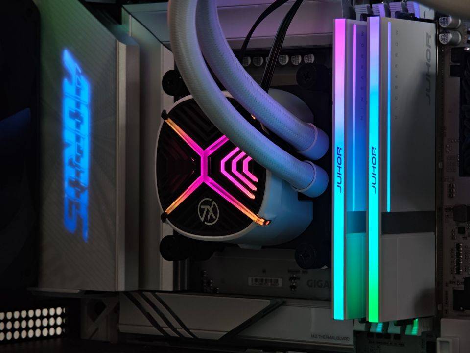 DDR5高性价比装机新宠:JUHOR 玖合异刃RGB灯条深度评测!