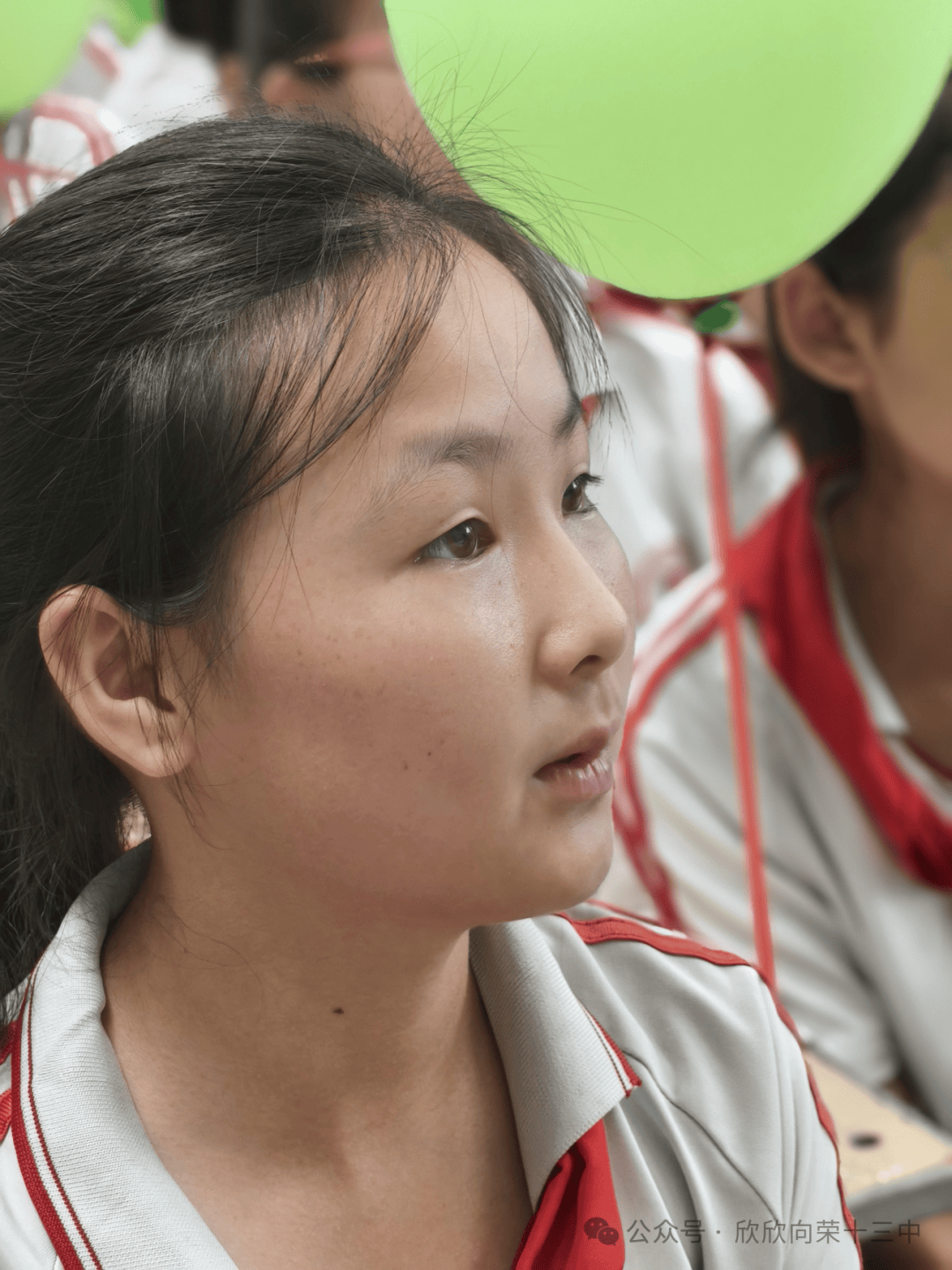 忻州市第十三中学举行"承载希望 让爱飞翔"六年级毕业典礼