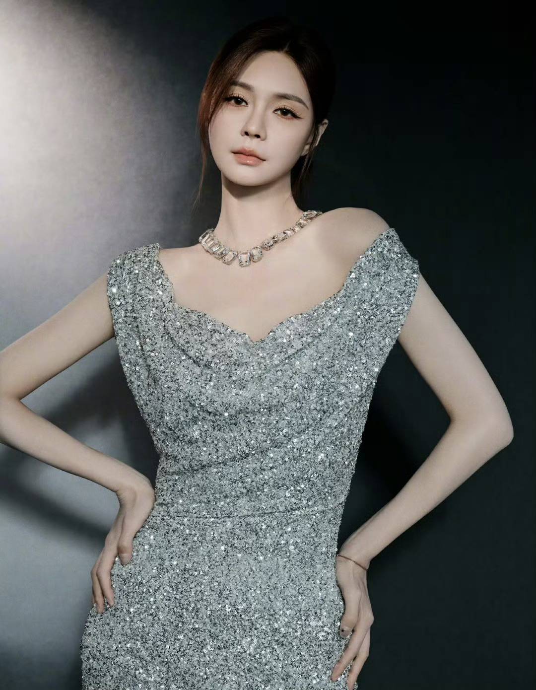 沈梦辰:从"主持界女神",到"演技派小花",蜕变之路揭秘