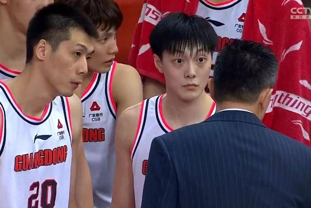 广东男篮签下2米11内线，上海山西争抢萨姆纳，辽宁男篮多人续约_1