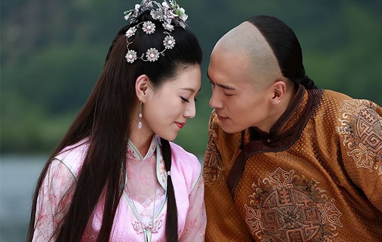 康熙王朝:苏麻喇姑被活埋前,太监们为什么要将石灰倒在她头上?