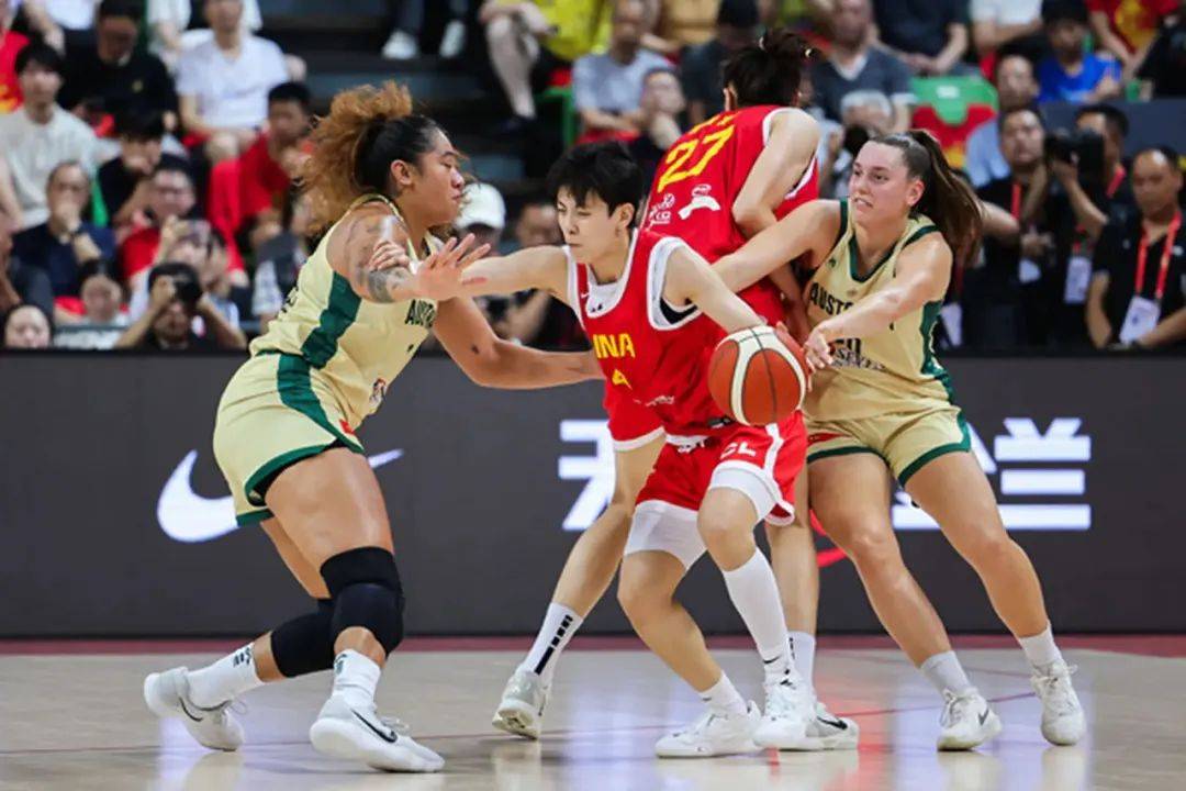 女篮亚洲杯倒计时：中国女篮双塔优势与战术调整助力半决赛