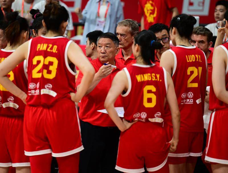 曝中国女篮12人大名单确定 张子宇首次入选李梦无缘