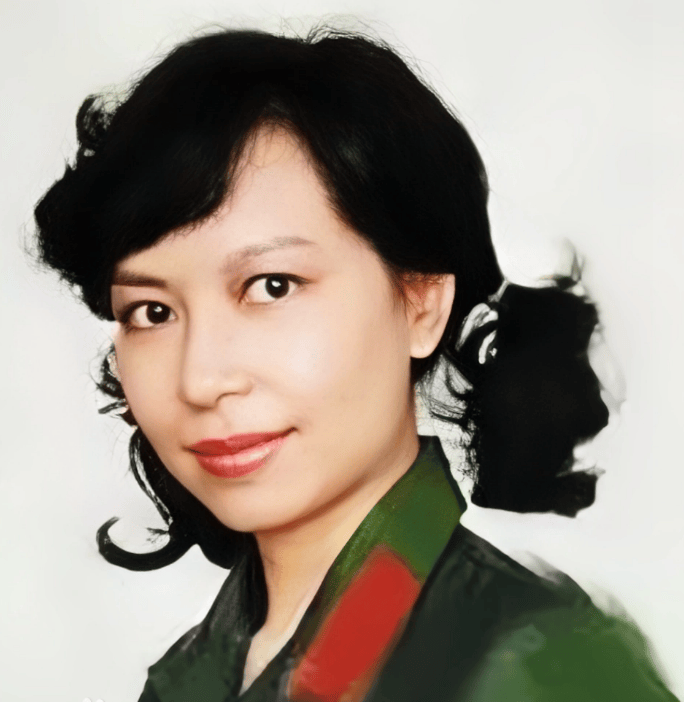 狄娜:表面艳星,实际特工,外国勋贵为她倾倒,最后退圈去造卫星