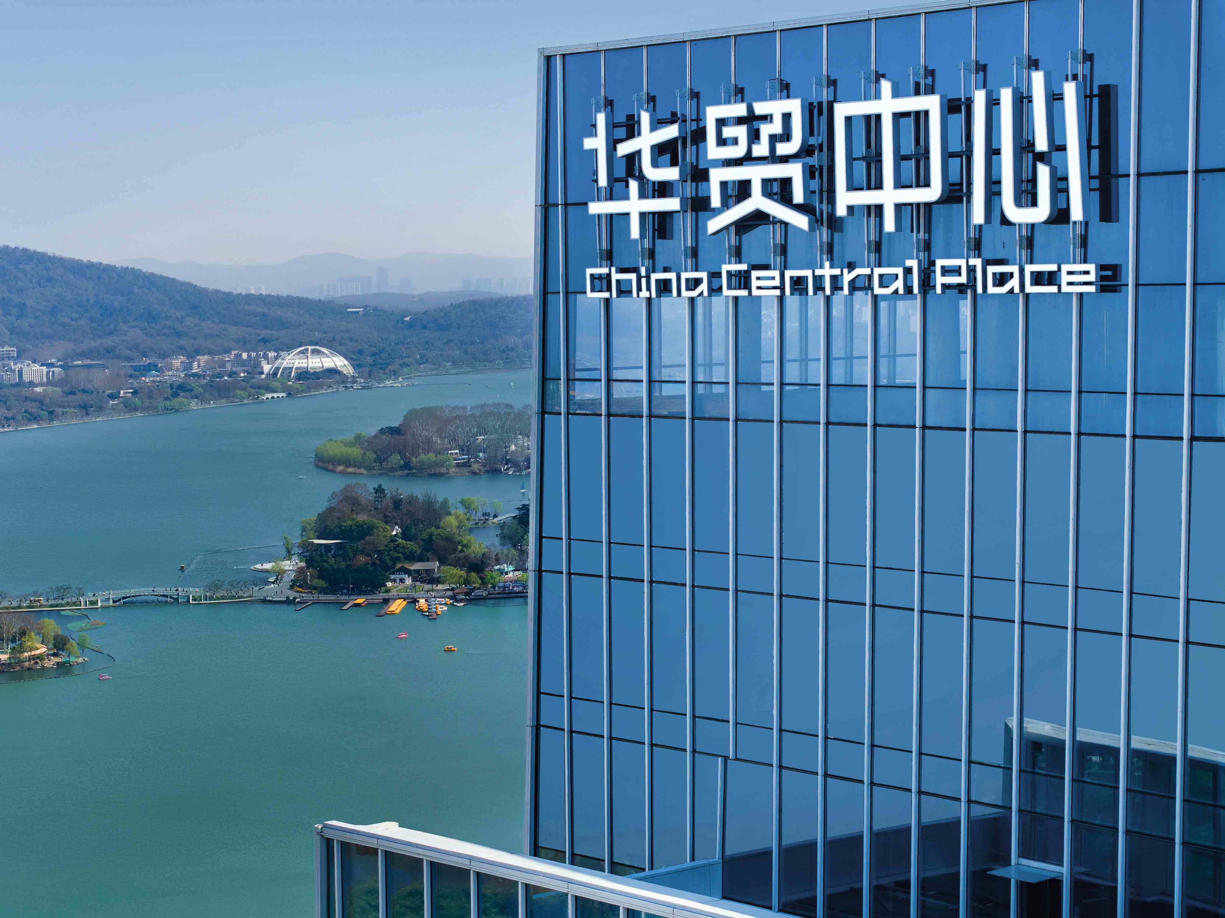 更值得关注的是南京华贸中心 "公寓