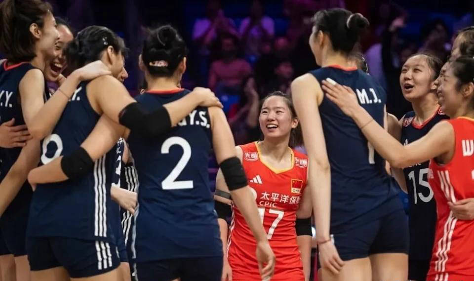 中国女排惊天逆转美国队，吴梦洁27分领衔四连胜
