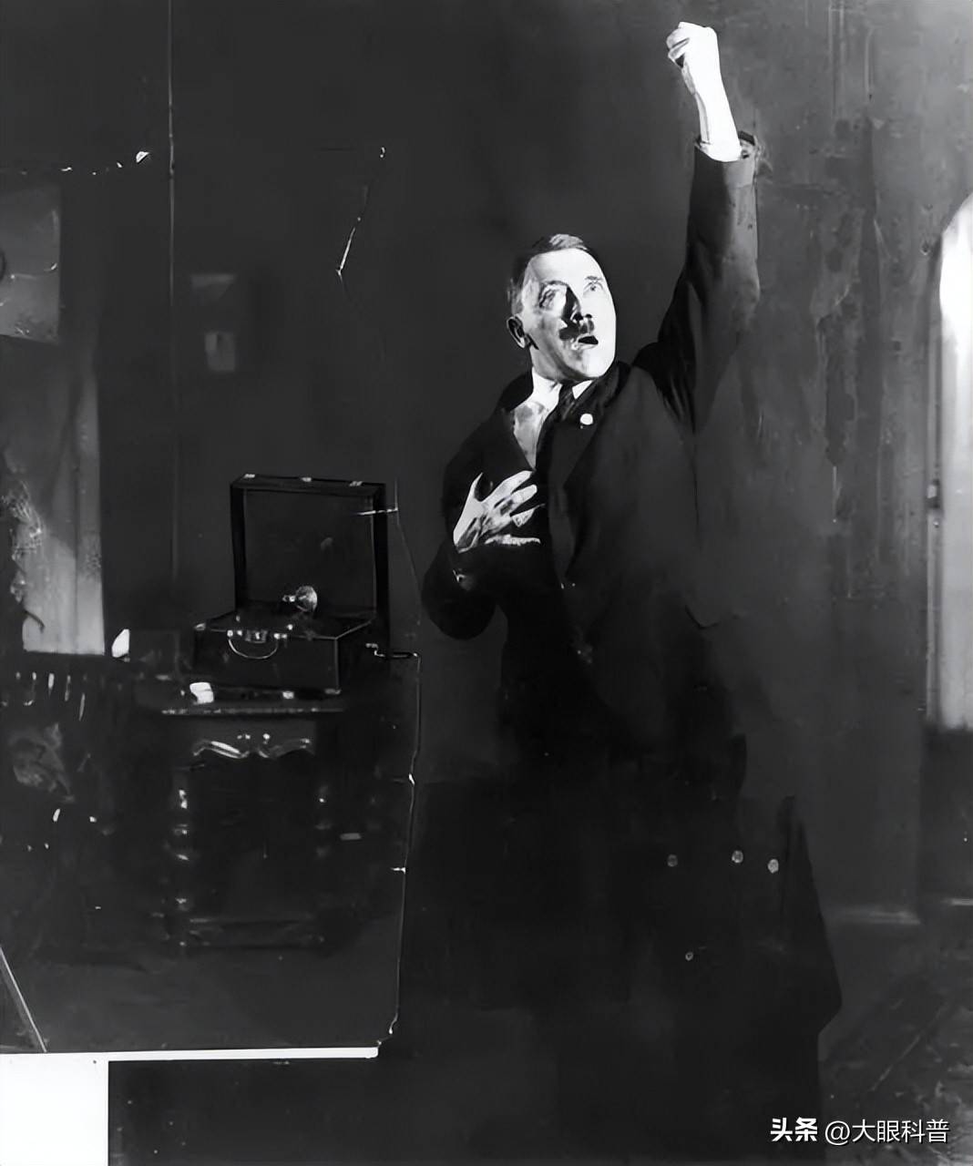 原创残暴独裁者阿道夫希特勒罕见高清老照片上