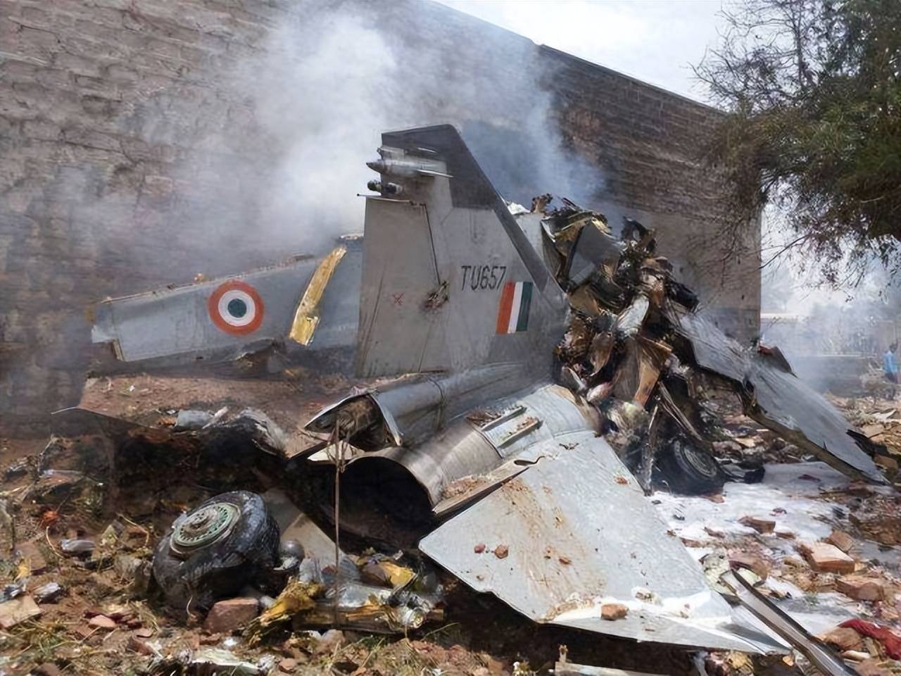 阵风”战机更难卖了！特朗普曝印巴冲突期间有五架战机被击落_搜狐网