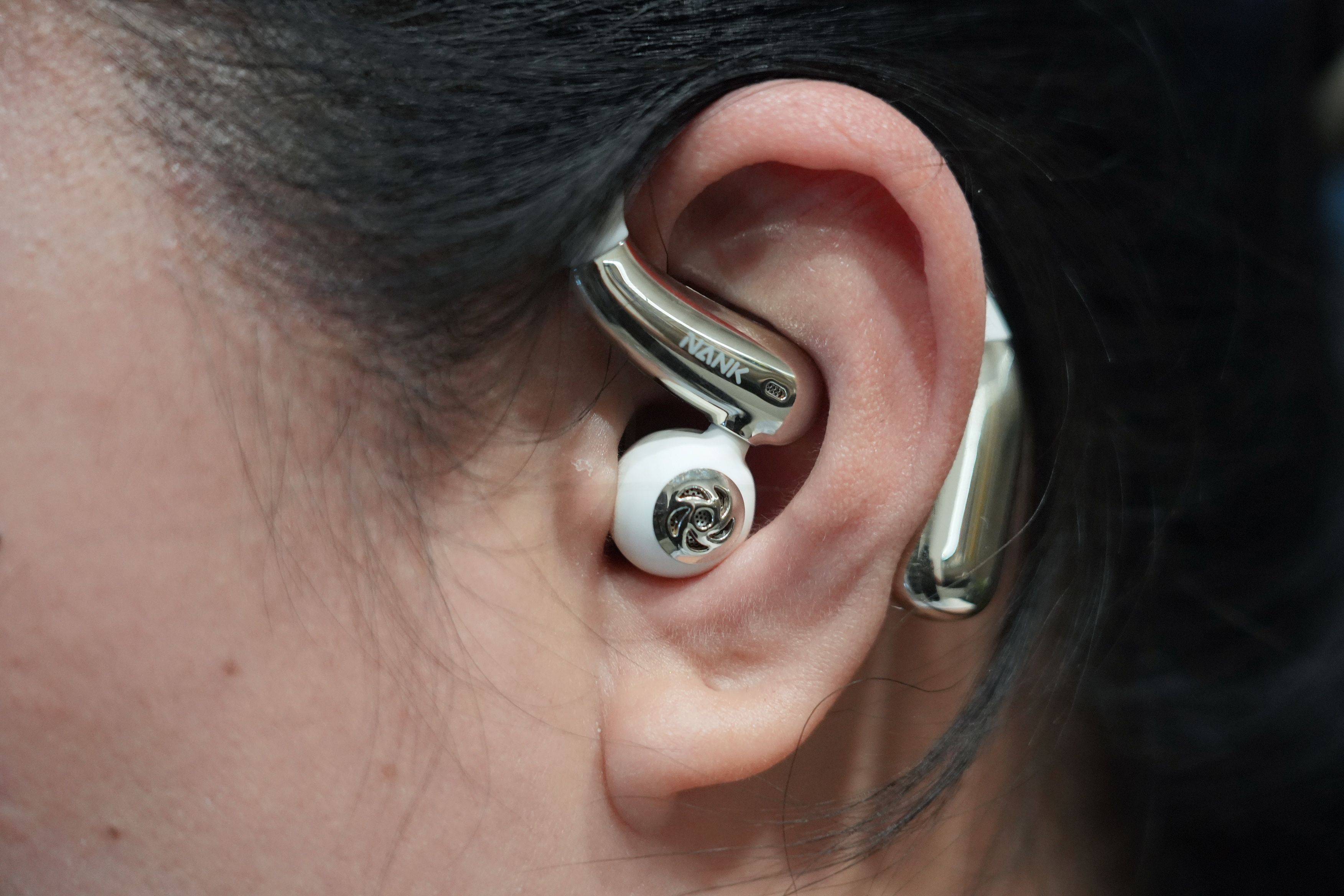 南卡OENova：戴了就像没戴，这耳机是来“报恩”的吧