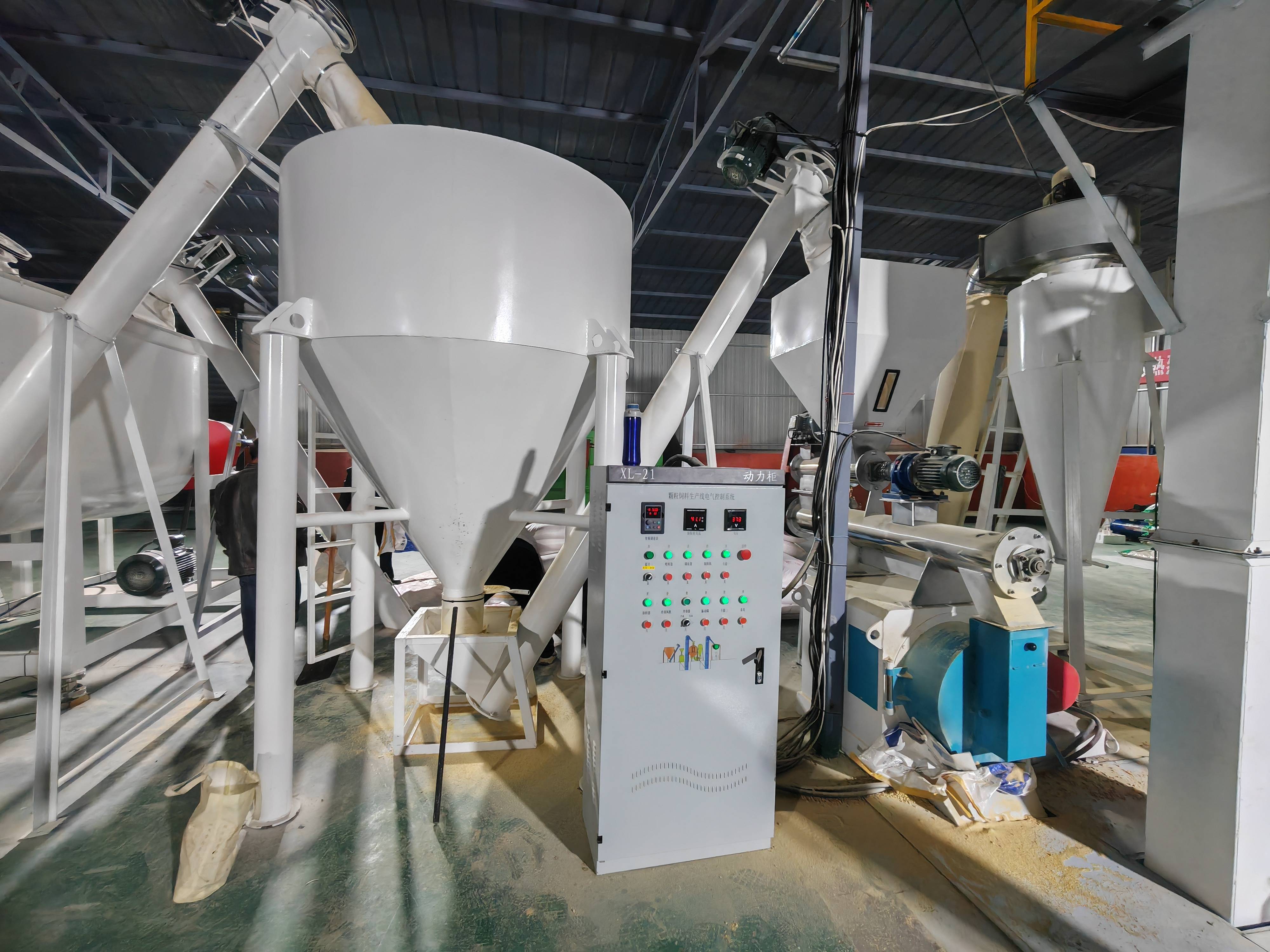 全自动饲料加工厂生产线全套设备