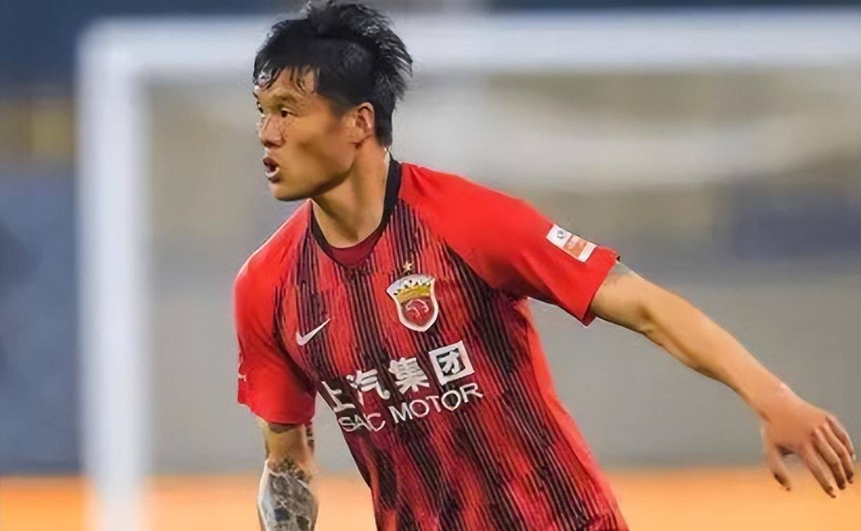 上海海港争冠形势严峻，李昂或寻求转会以重振职业生涯