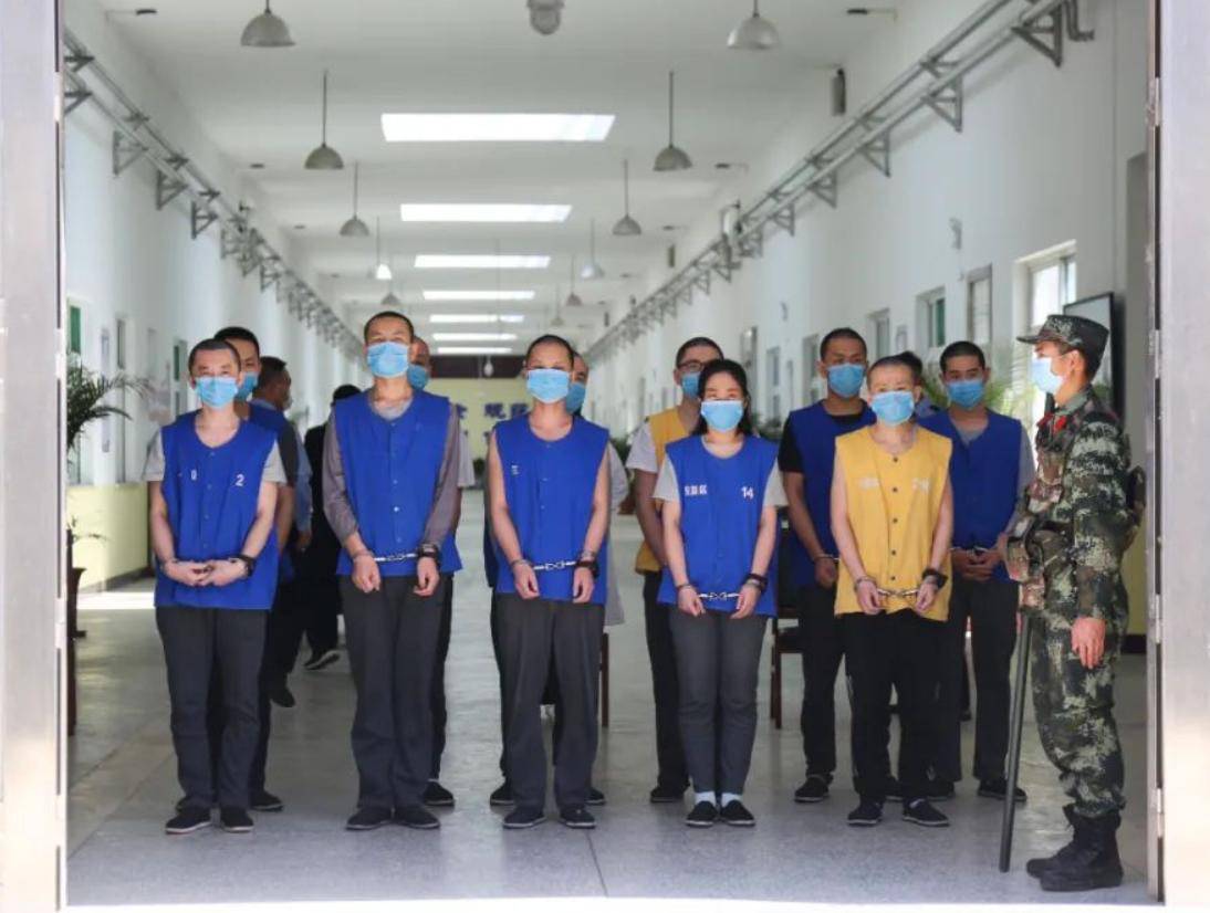 兵:借20万讨60万,闯公安局要人,落网后审判整整2年