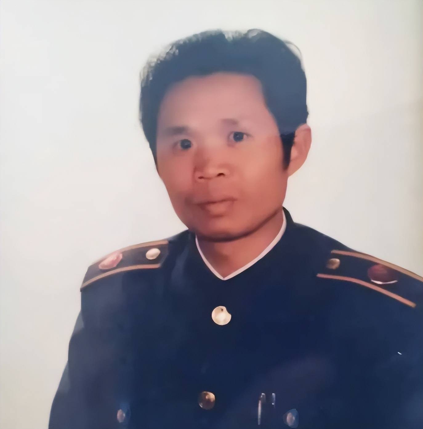 娶战友含冤的穷姐姐为妻老山作战再立二等功