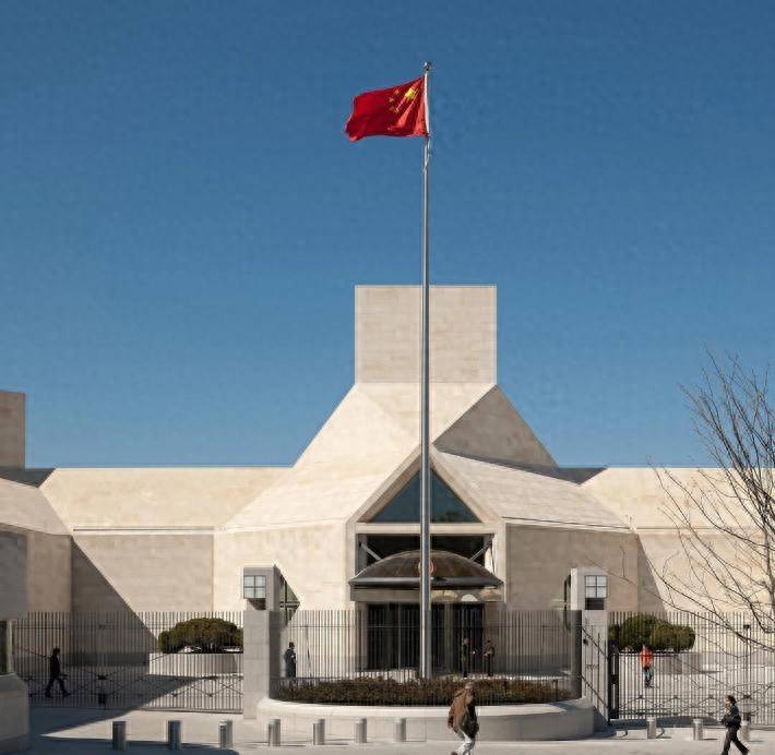 中国大使馆搬迁新址，竟在墙体中发现35枚窃听器，我国如何处理？_中国大使馆搬迁新址，竟在墙体中发现35枚窃听器，我国如何处理？_