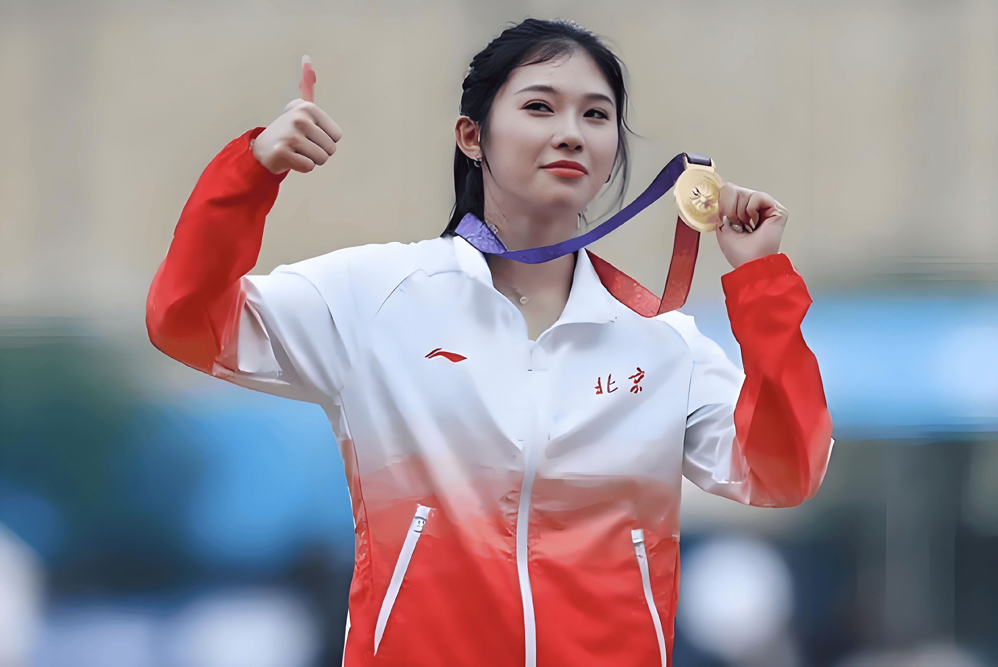 吴艳妮获全国田径锦标赛女子100米跨栏冠军
