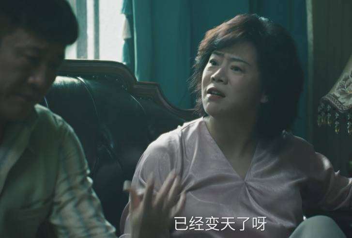 王柠饰演的梁红妹聪慧果断,两位演员的表演堪称精彩绝伦