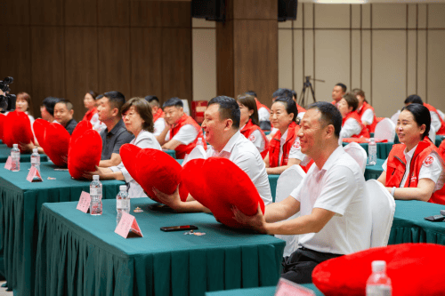 辽阳市小微企业商会志愿服务委员会“爱辽阳,益起来”启动仪式(图7) 辽阳市小微企业商会志愿服务委员会“爱辽阳,益起来”启动仪式(图7)