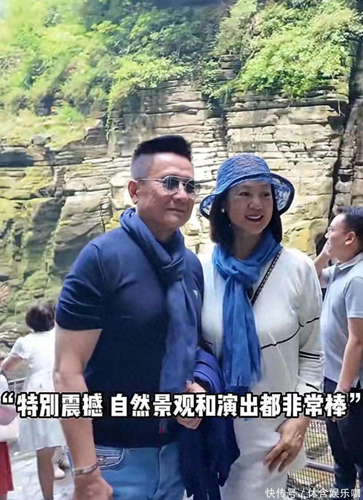 70岁张志坚与妻子恩施休闲游,岁月静好,令人羡慕!