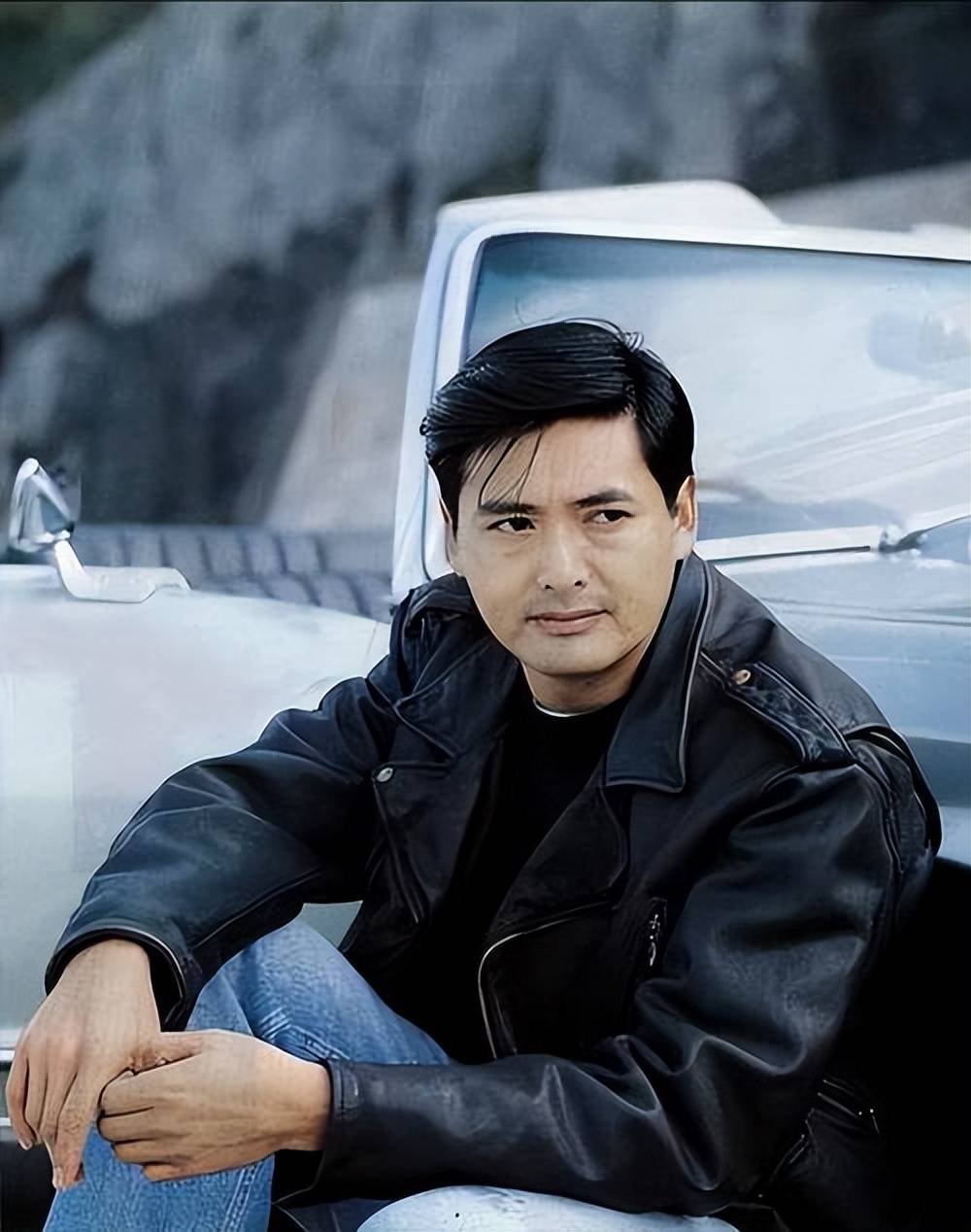 69岁周润发头发浓密像50岁一天只吃一顿饭56亿全捐了