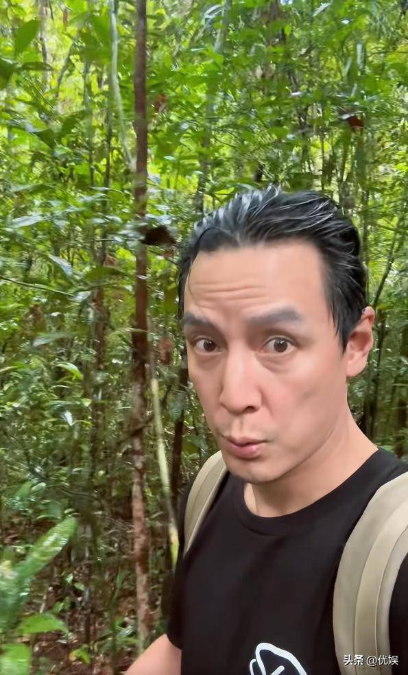 50岁吴彦祖罕见