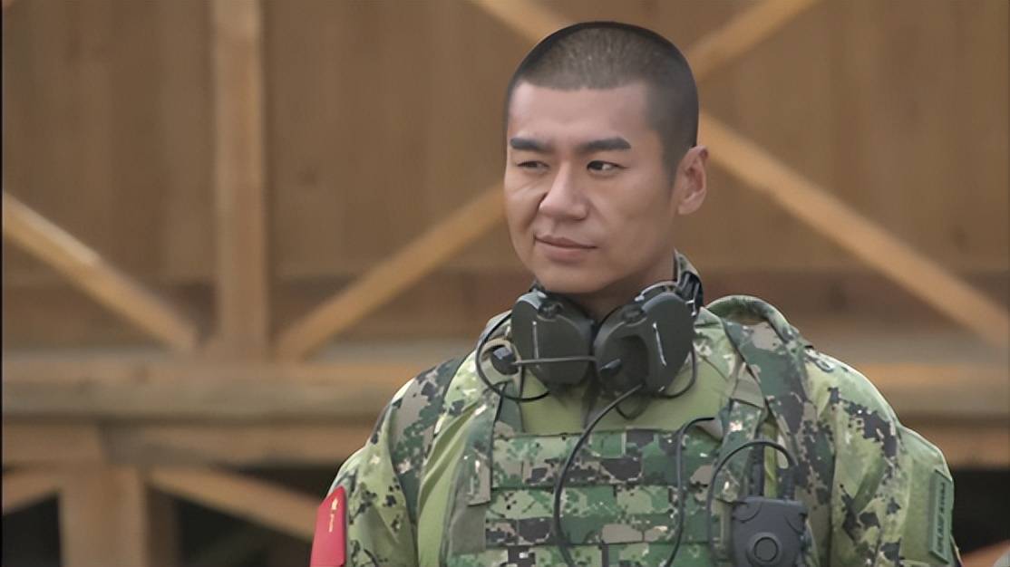 原创44岁王艳兵徐佳近照曝光霸气十足的他早已和二牛分道扬镳